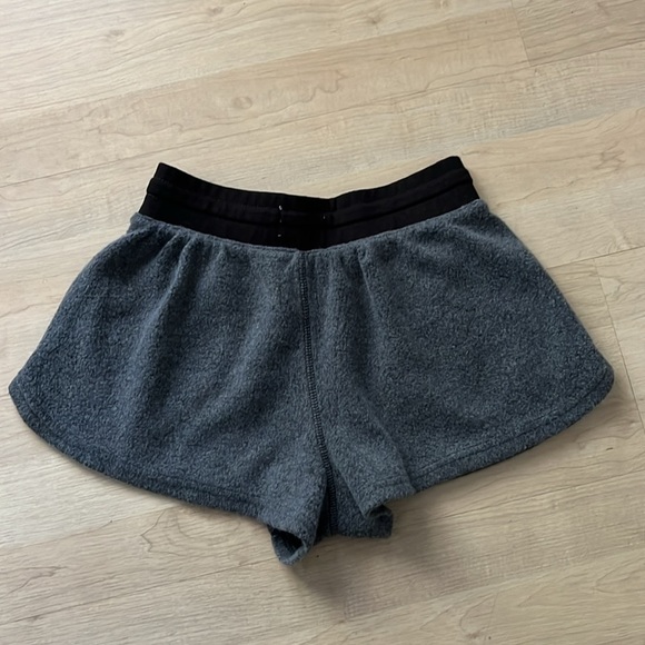 NWOT Feat Women's BlanketBlend Fuzzy Shorts Gray Black Waistband Drawstring XS - Picture 3 of 8